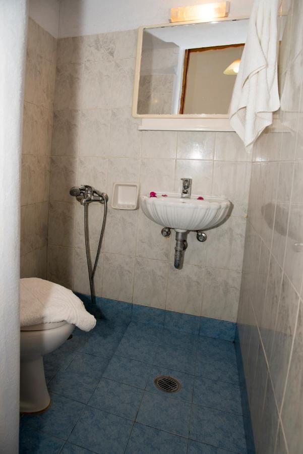 Damianos Rooms Adamantas  Екстериор снимка